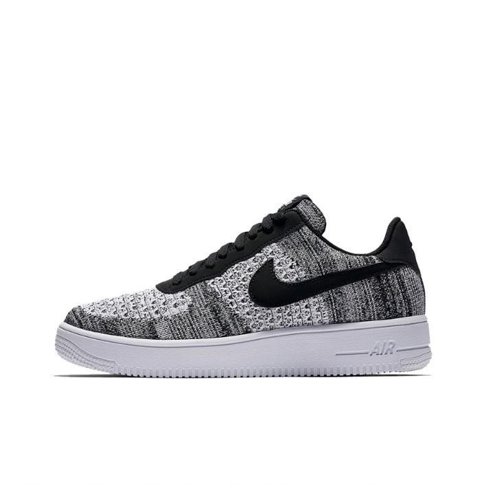 Black nike hot sale flyknit